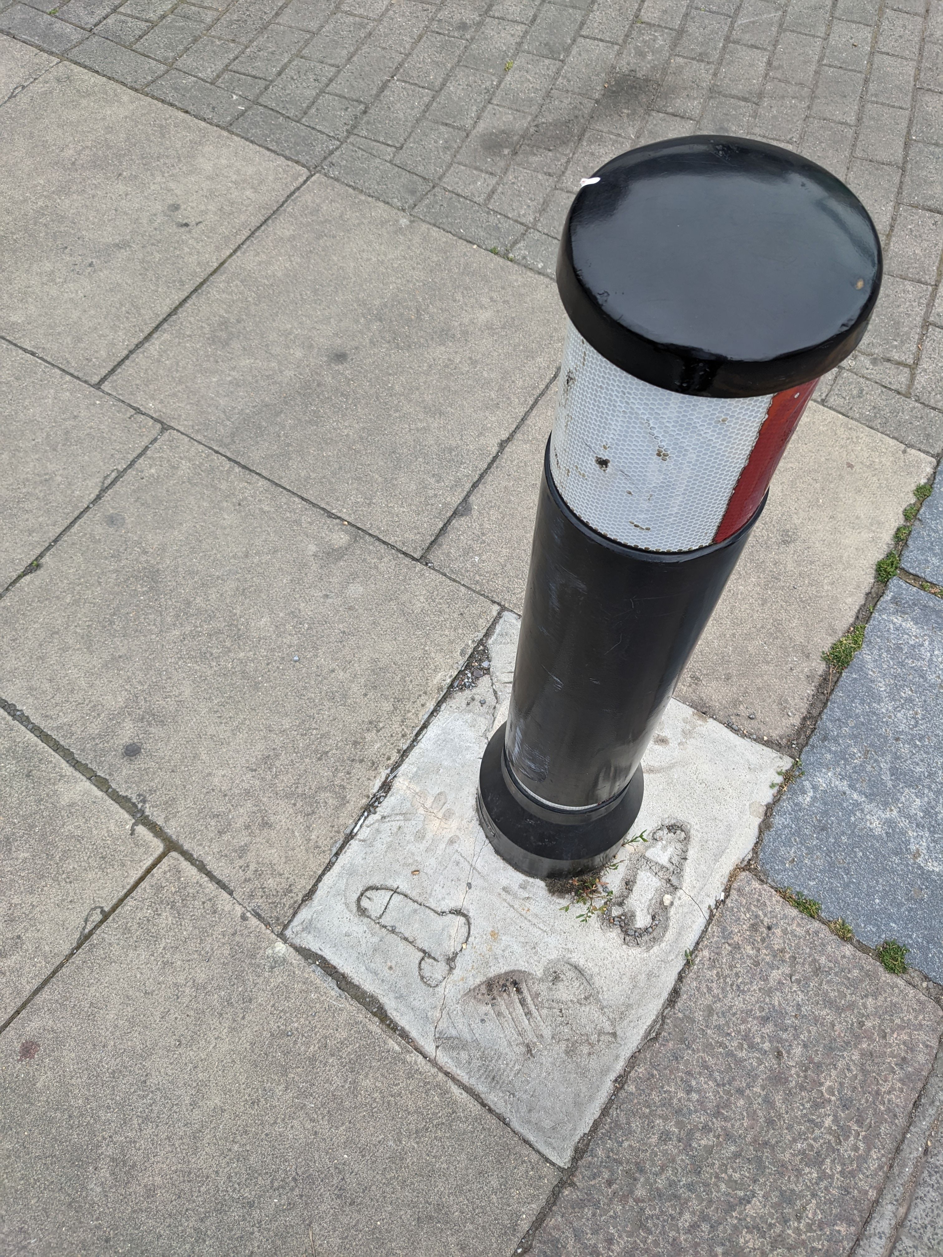 Penis graffiti spotted in London, 2025.